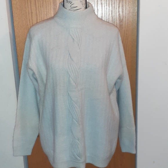 Sweater - Picture 1 of 5